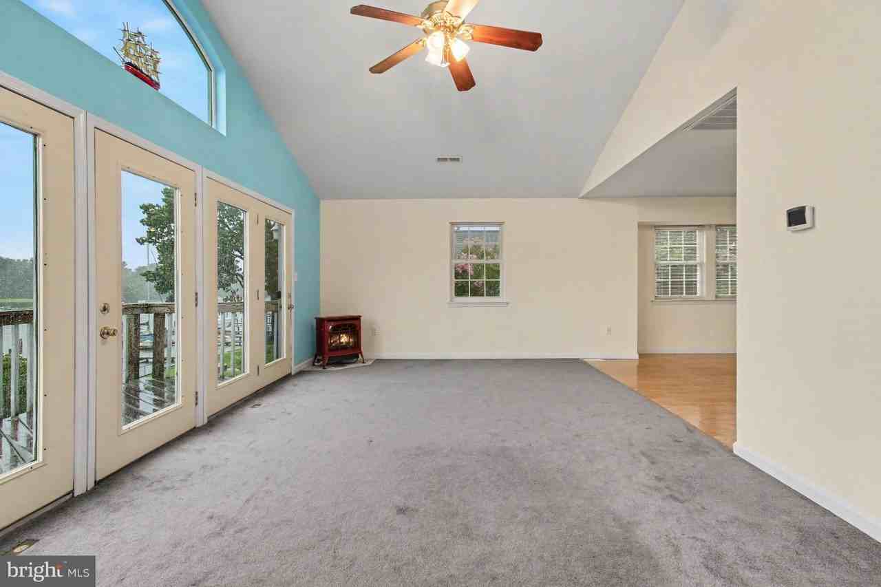 1702 Oakfield Ave - Photo 3 of 16