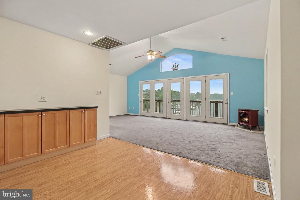 1702 Oakfield Ave - Photo 4 of 16