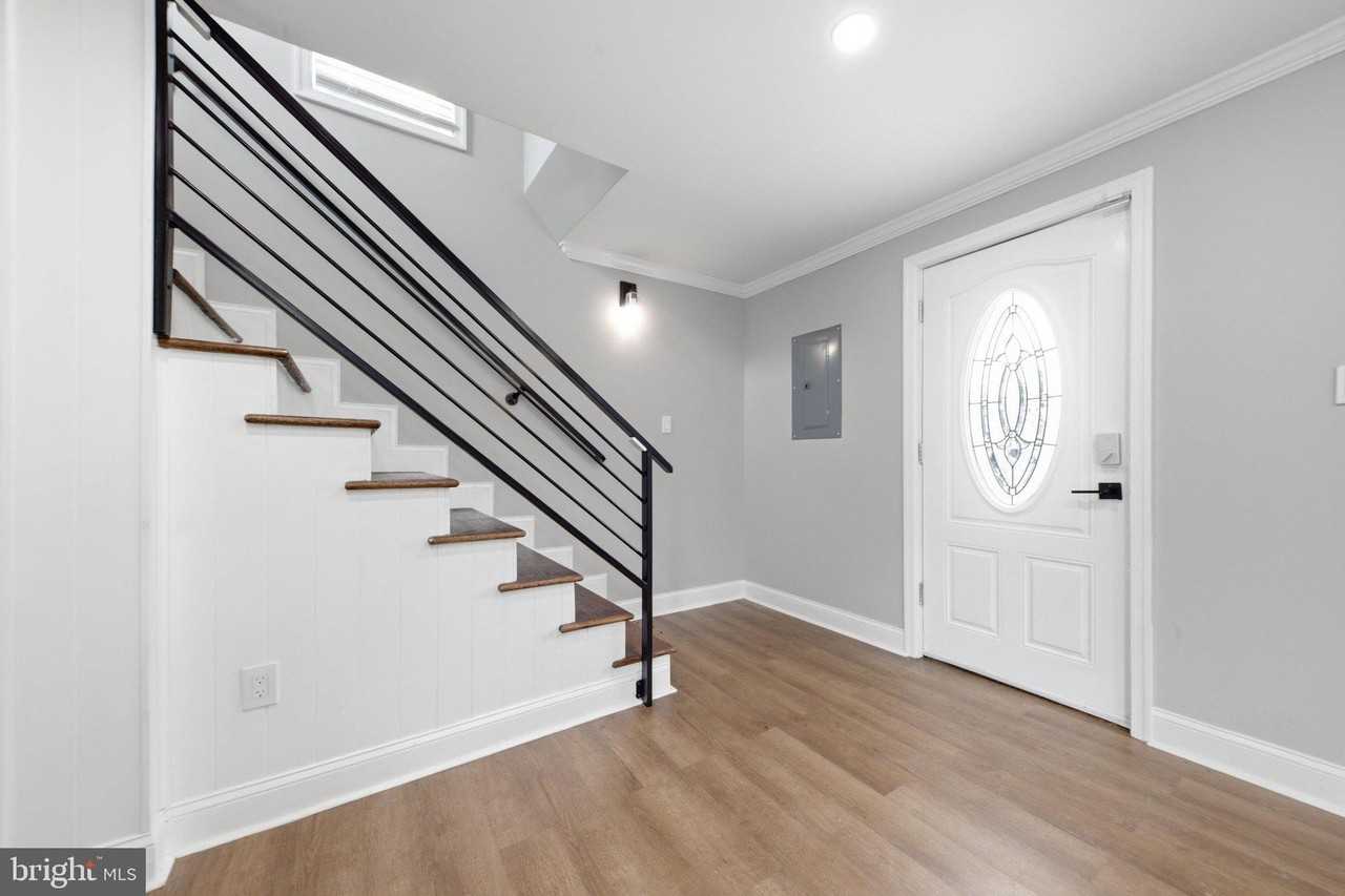 3524 Meadowside Rd - Photo 5 of 50