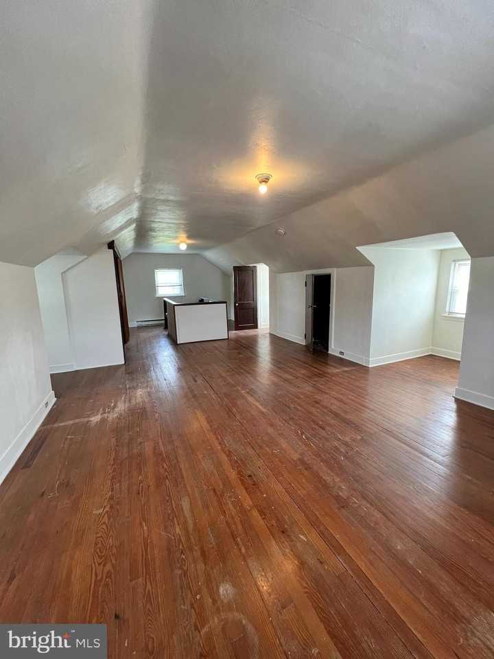 9409 Belair Rd - Photo 7 of 19