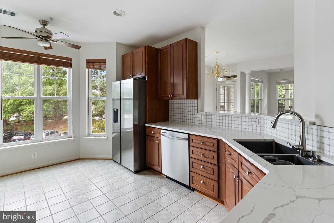 1021 Leeward Way #1023 - Photo 3 of 28