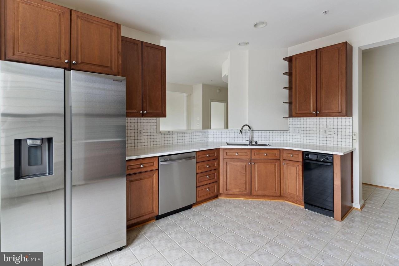 1021 Leeward Way #1023 - Photo 4 of 28
