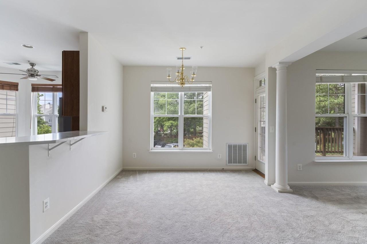 1021 Leeward Way #1023 - Photo 7 of 28