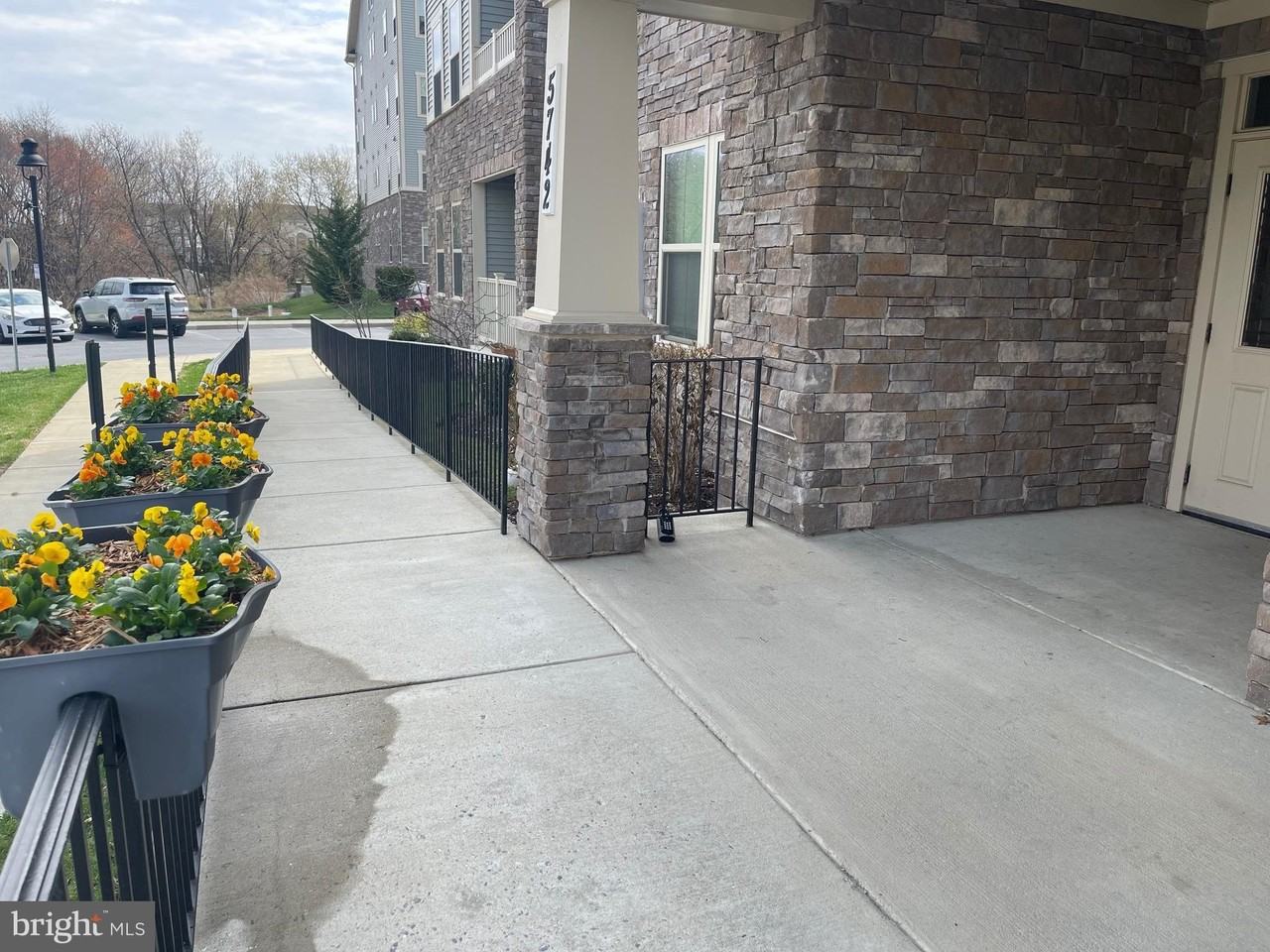 5742 Meadowood St #202 - Photo 4 of 18
