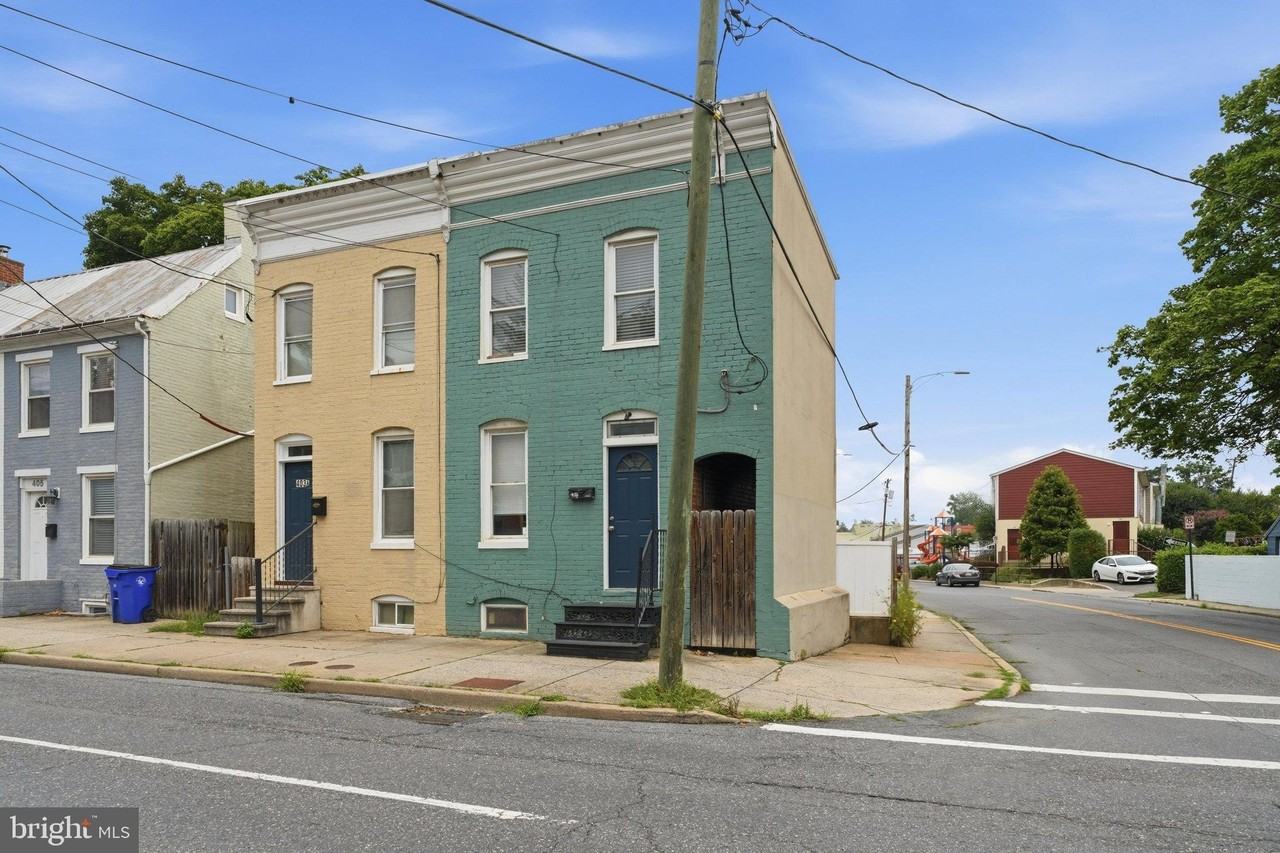 403 W South St - Photo 3 of 43