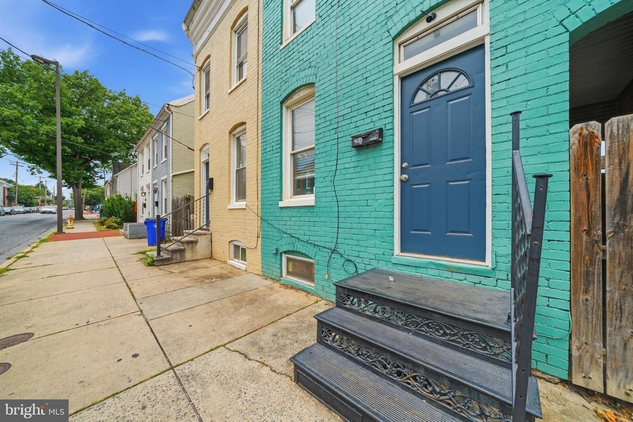 403 W South St - Photo 4 of 43