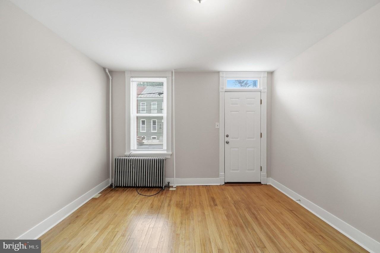 403A W South St - Photo 5 of 37
