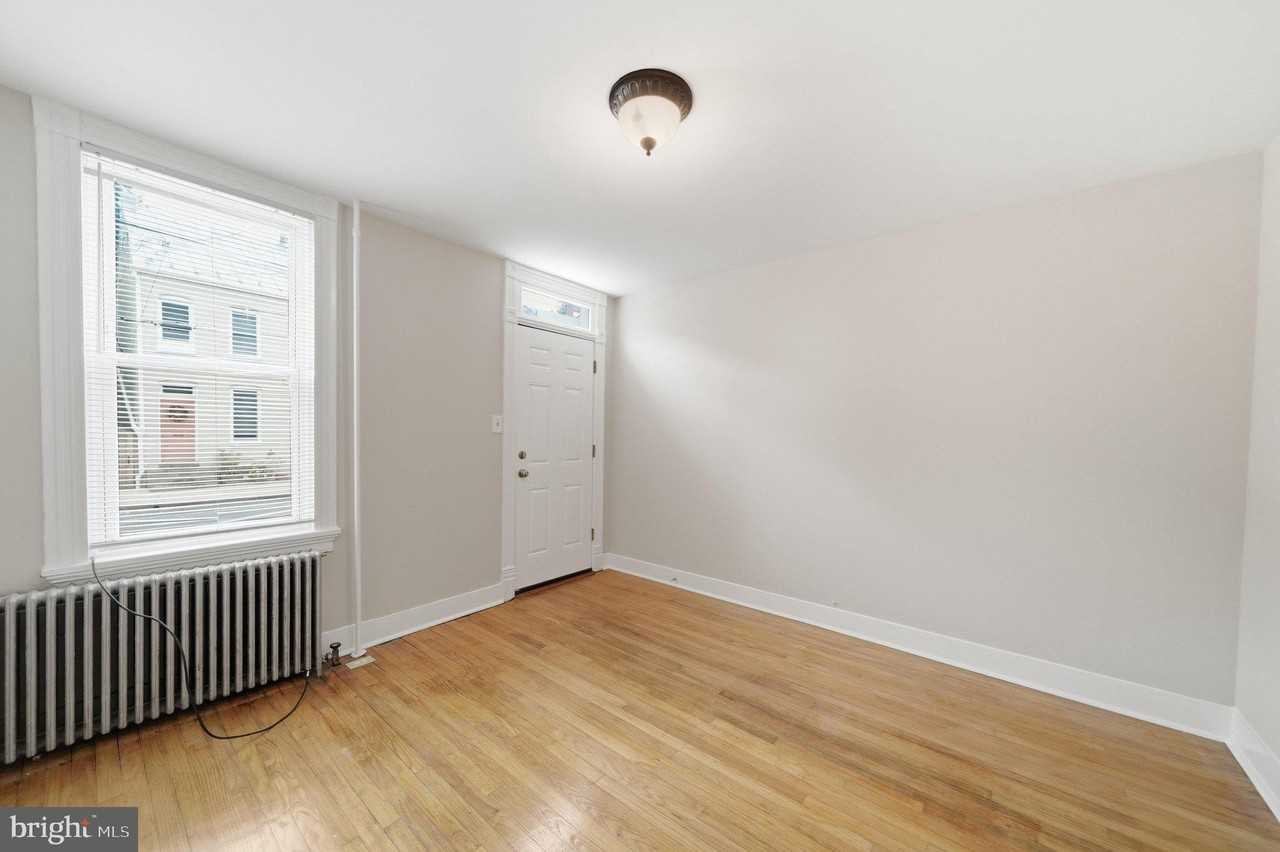 403A W South St - Photo 7 of 37