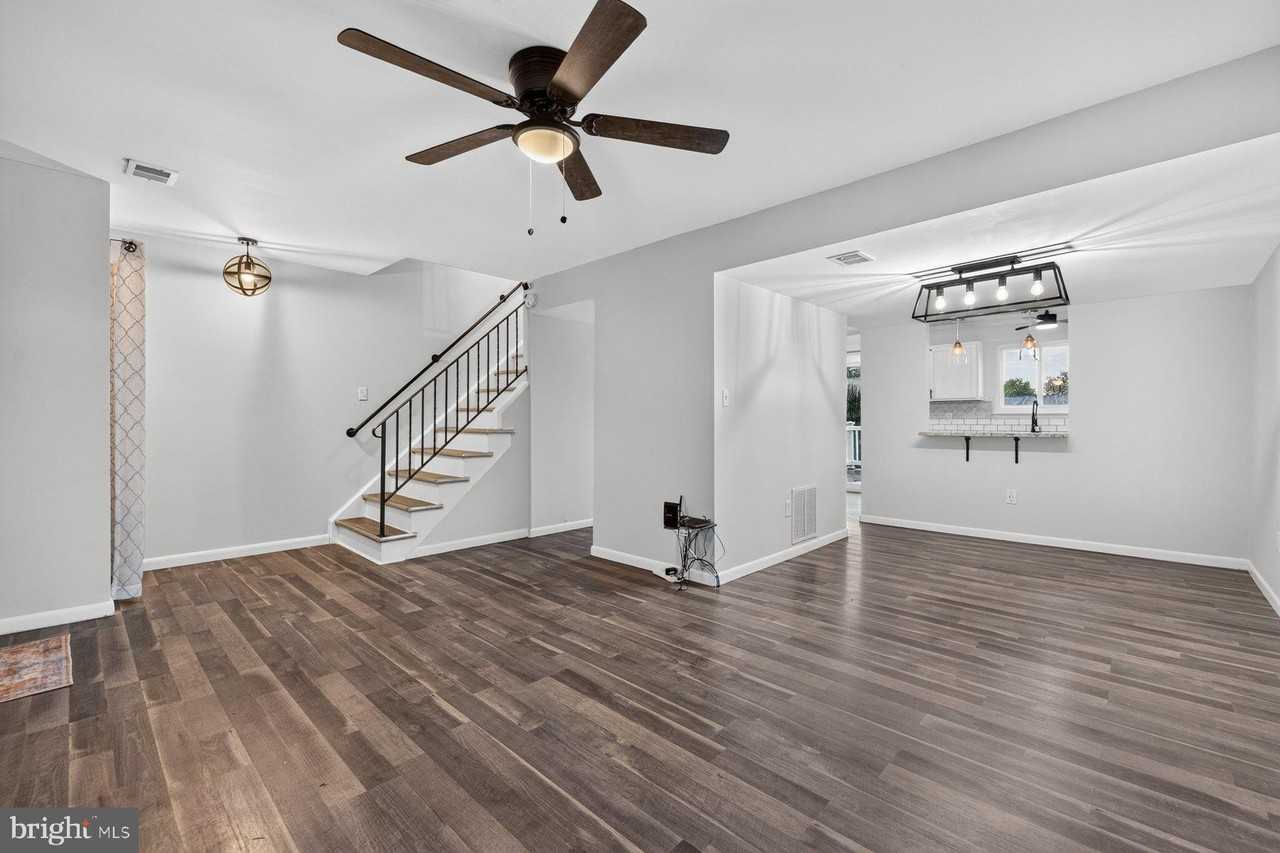 8808 Eureka Ln - Photo 2 of 27
