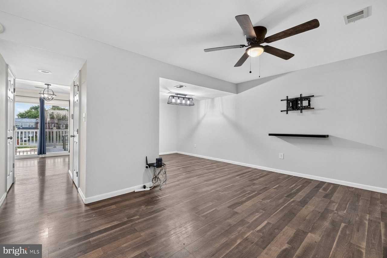 8808 Eureka Ln - Photo 3 of 27