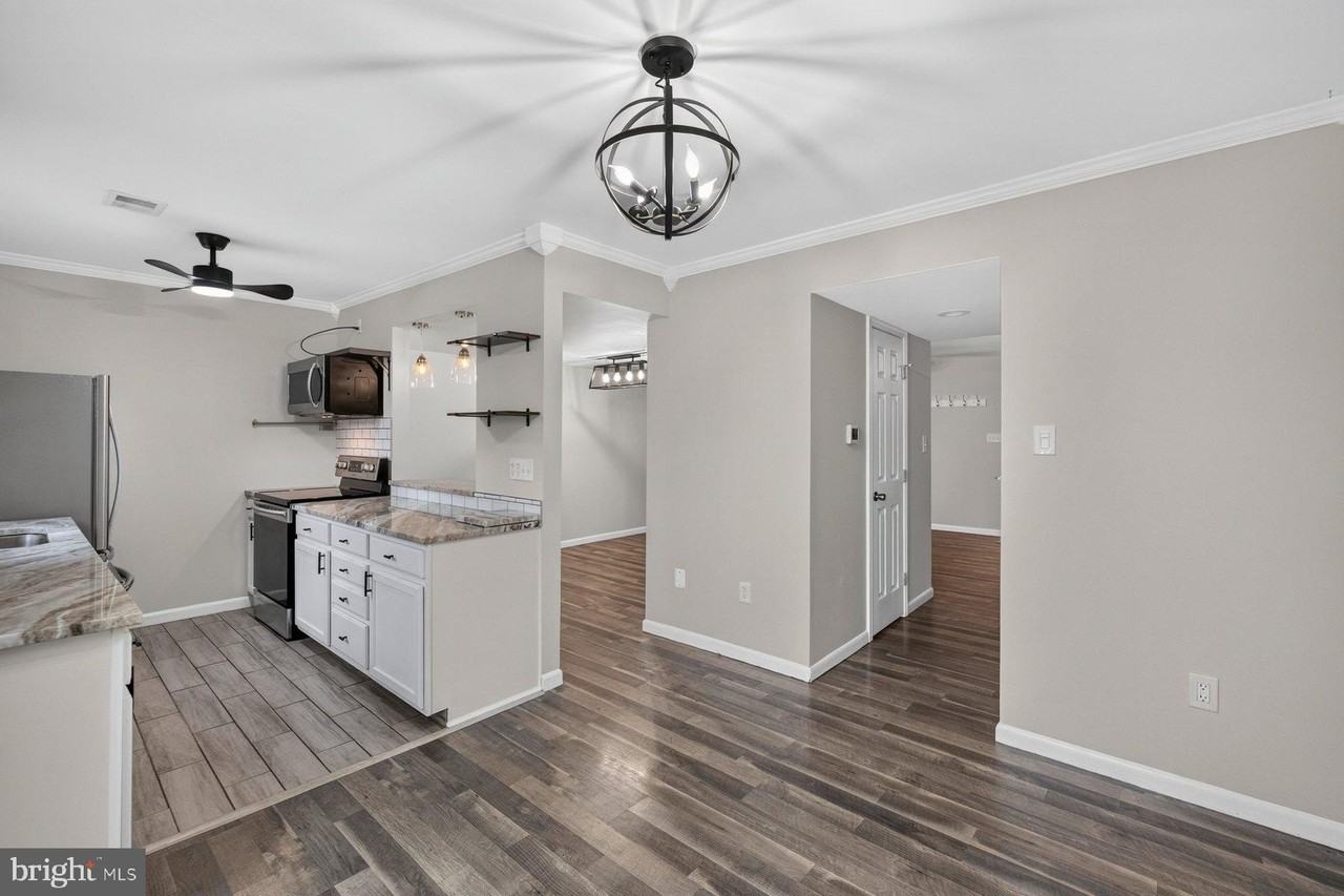 8808 Eureka Ln - Photo 5 of 27