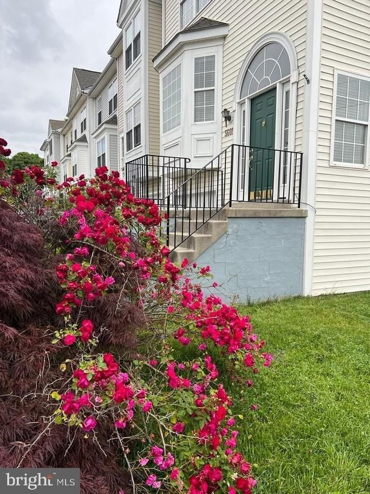 5601 Ashburn Ter - Photo 2 of 24