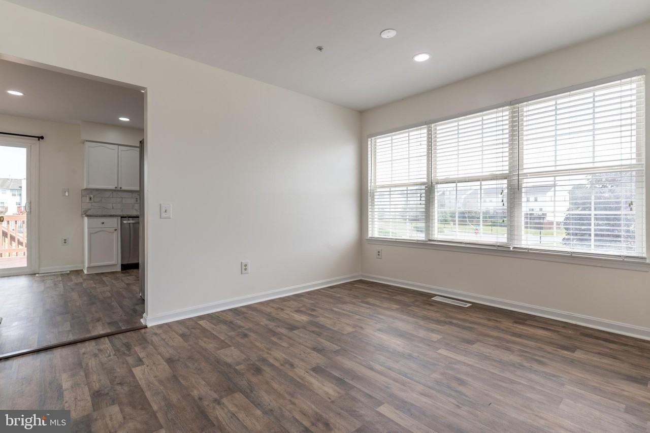 5601 Ashburn Ter - Photo 6 of 24