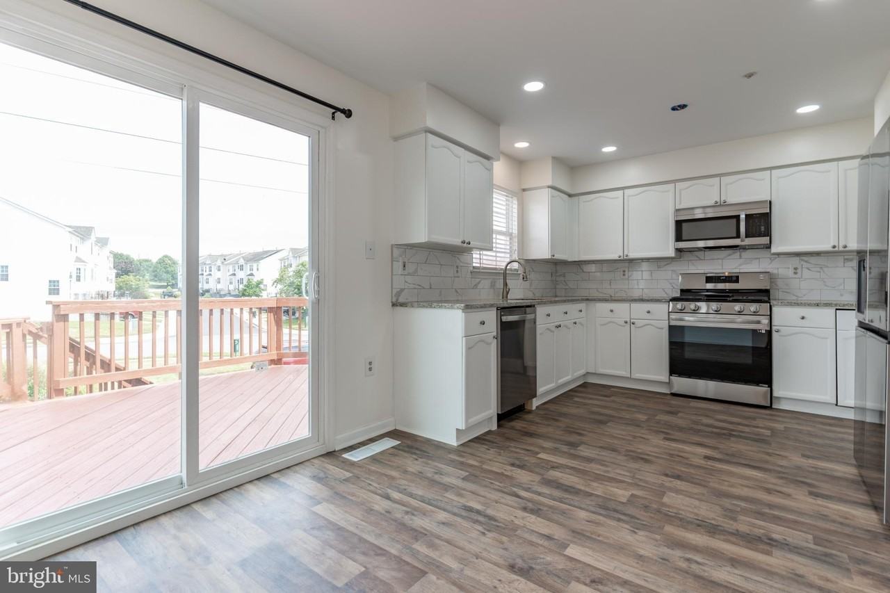 5601 Ashburn Ter - Photo 7 of 24