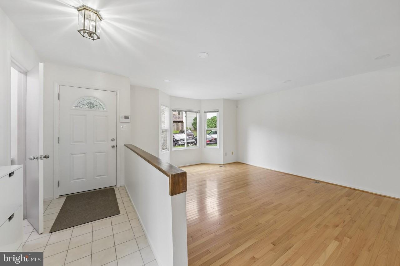 10739 Mist Haven Ter - Photo 7 of 35