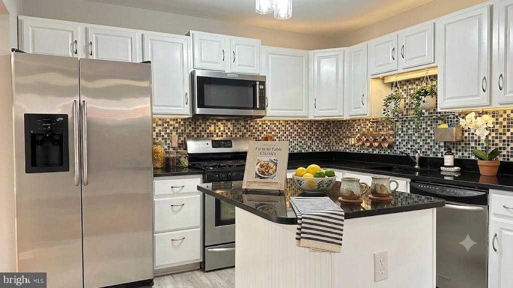 11115 Schuylkill Rd - Photo 2 of 25