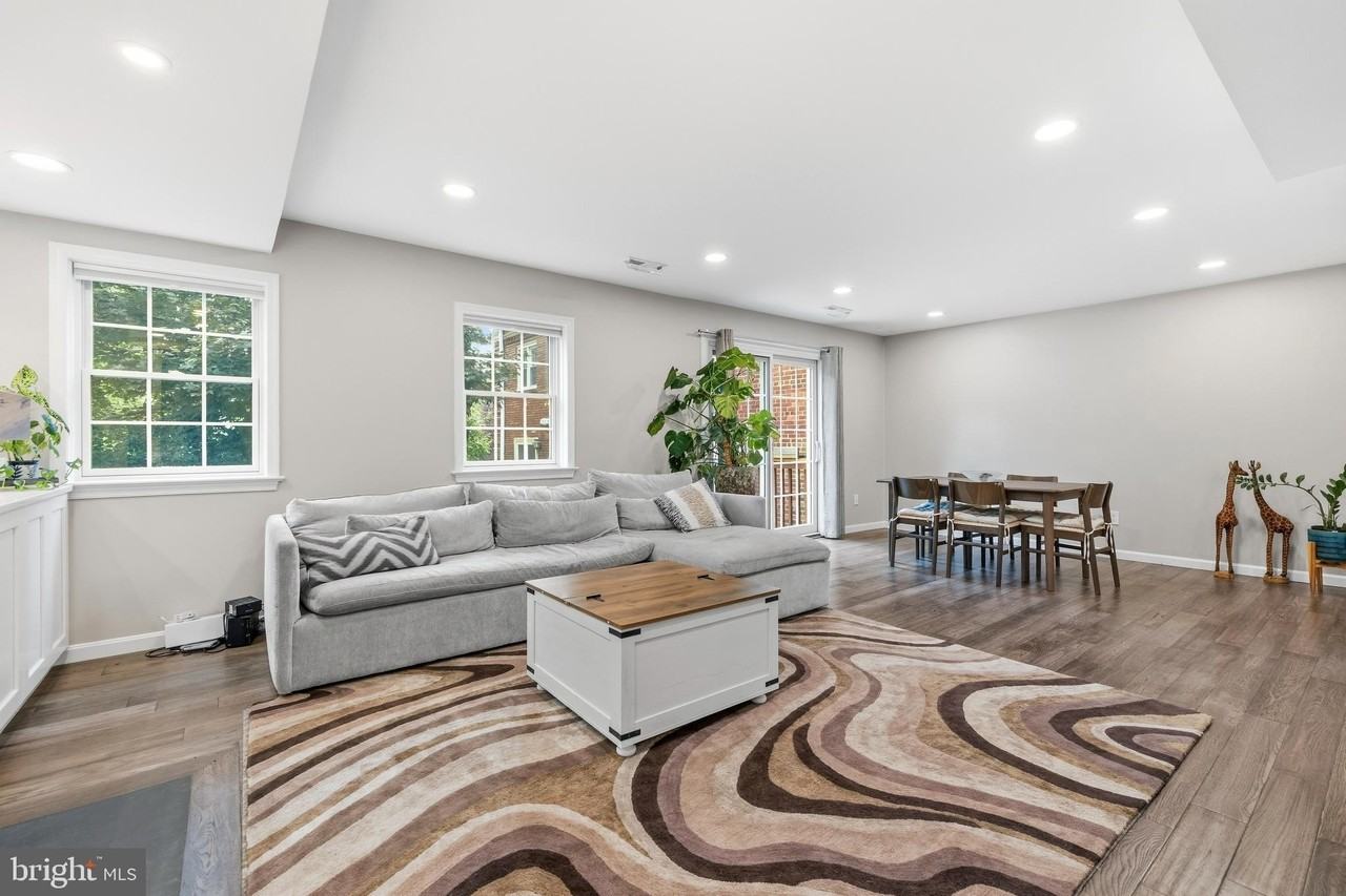 4880 Chevy Chase Dr #133 - Photo 2 of 43