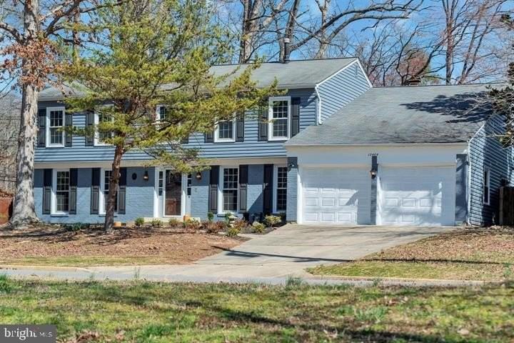 12404 Surrey Circle Dr - Photo 2 of 26