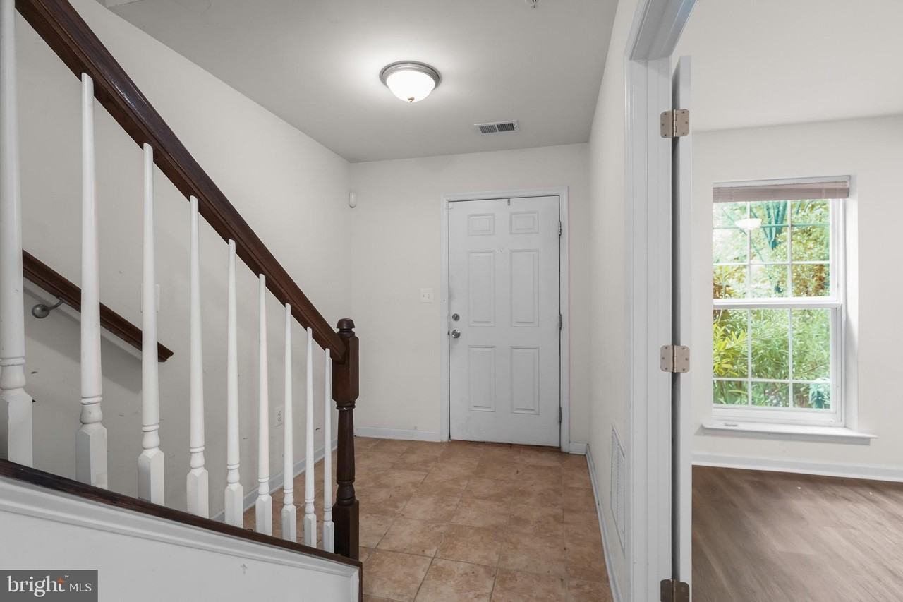 9624 Westerdale Dr - Photo 6 of 36