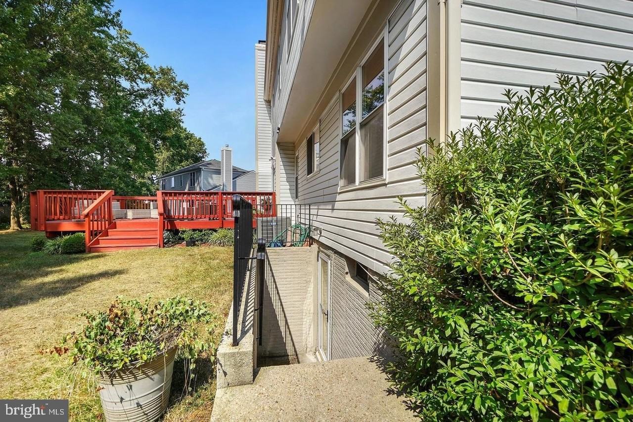 2505 Falling Brook Ter - Photo 2 of 15