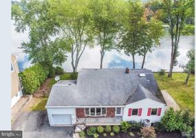 featured image of 191 Lakeshore Dr