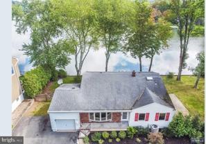 191 Lakeshore Dr - Photo 1 of 1
