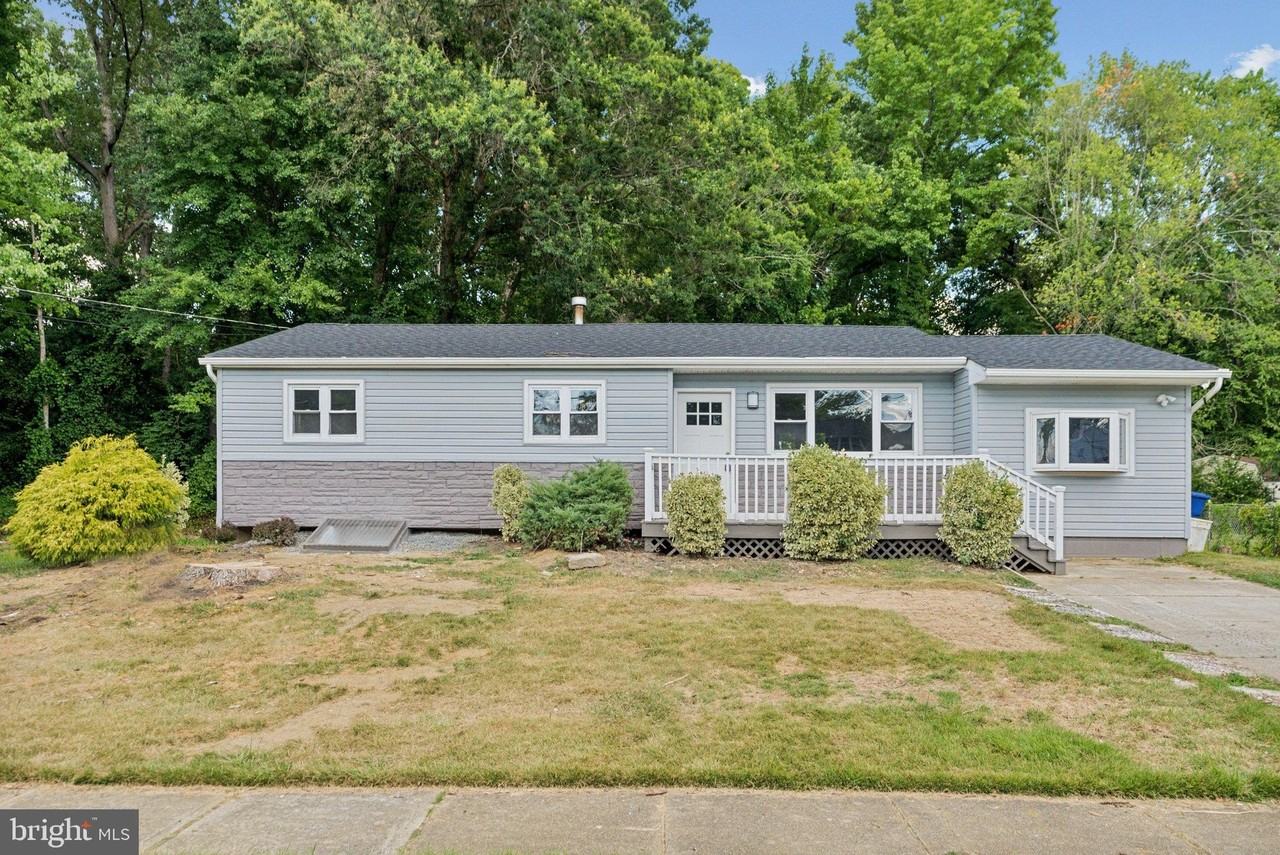 501 Bloomfield Dr - Photo 2 of 32