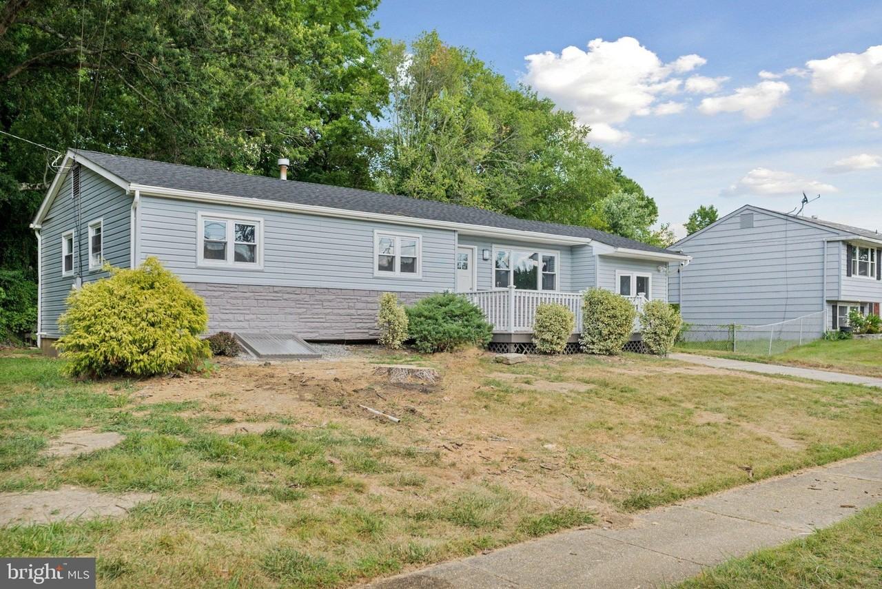 501 Bloomfield Dr - Photo 3 of 32