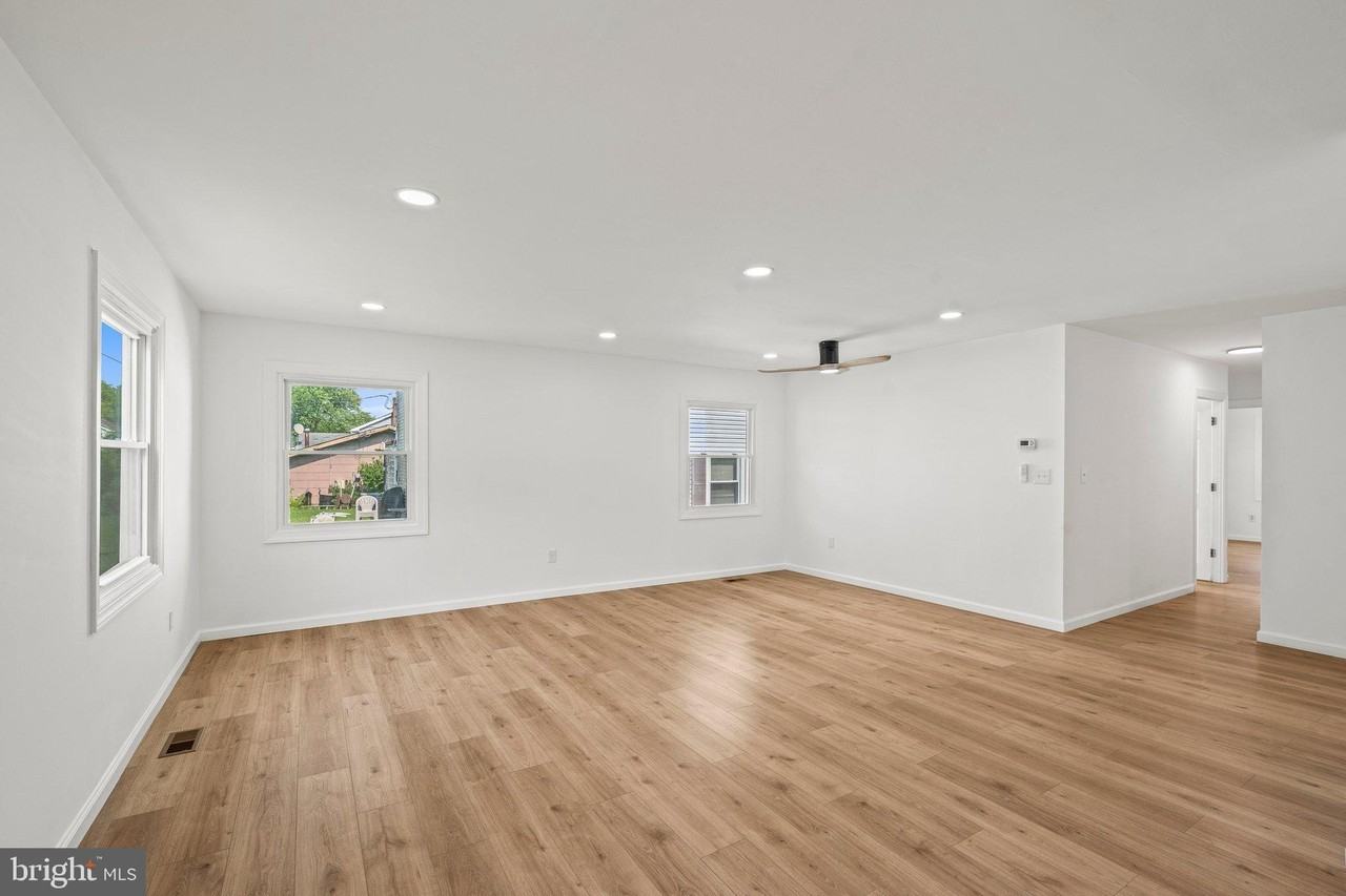 29 Hinsdale Ln - Photo 6 of 46