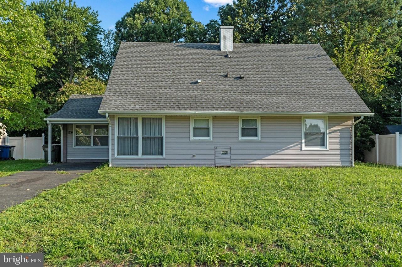 124 Pennypacker Dr - Photo 2 of 33