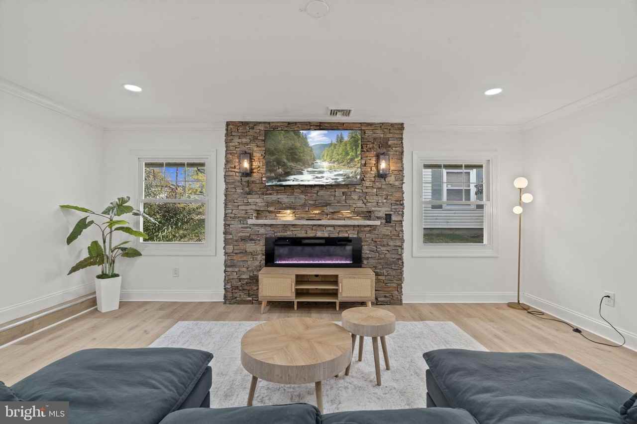 5 Burgess Ln - Photo 7 of 30
