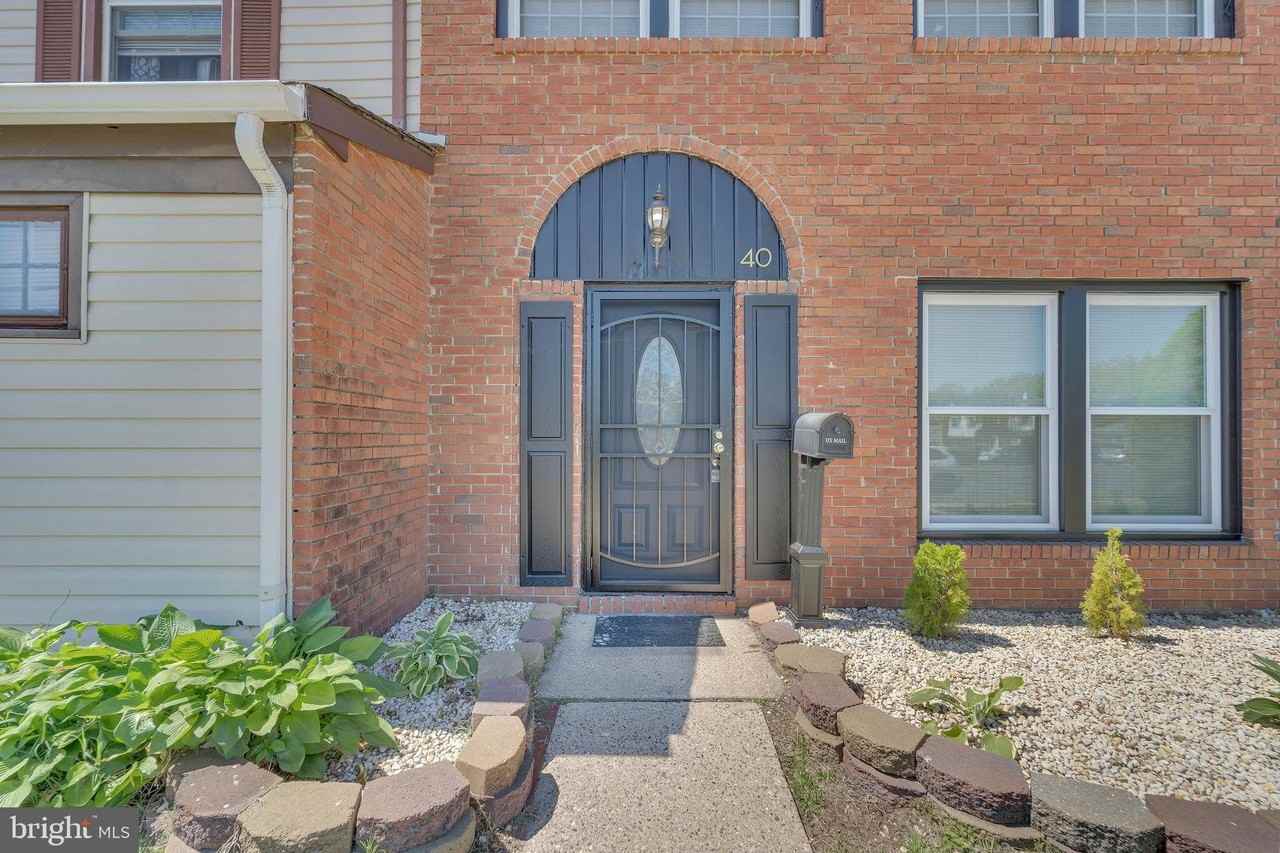 40 Rittenhouse Dr - Photo 2 of 30