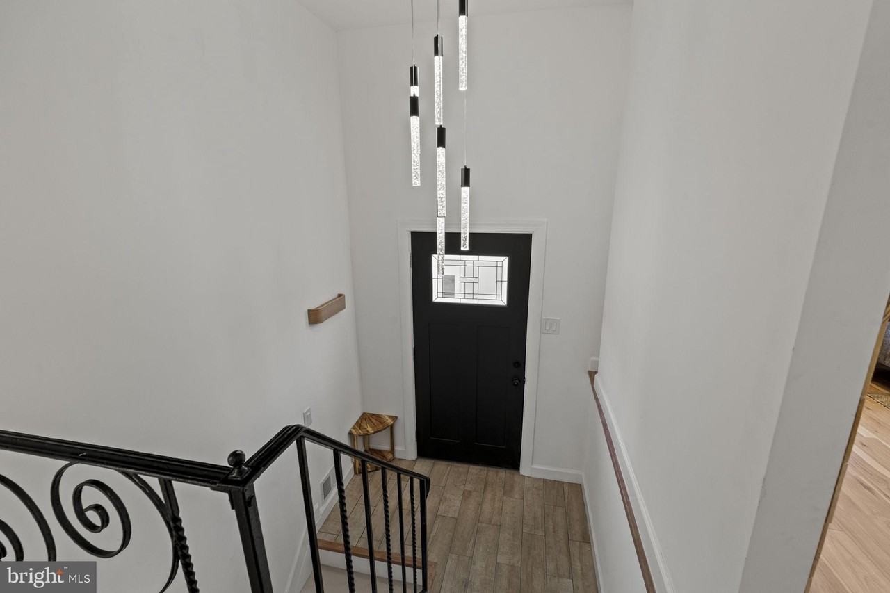 901 Russo Dr - Photo 5 of 33