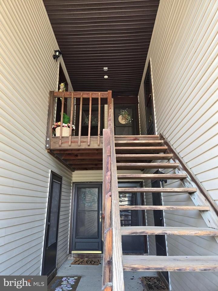 404 Lindsey Ct - Photo 2 of 12