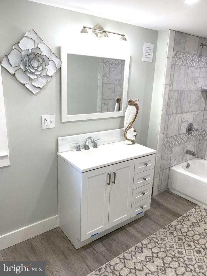 48 Elizabeth St - Photo 6 of 16