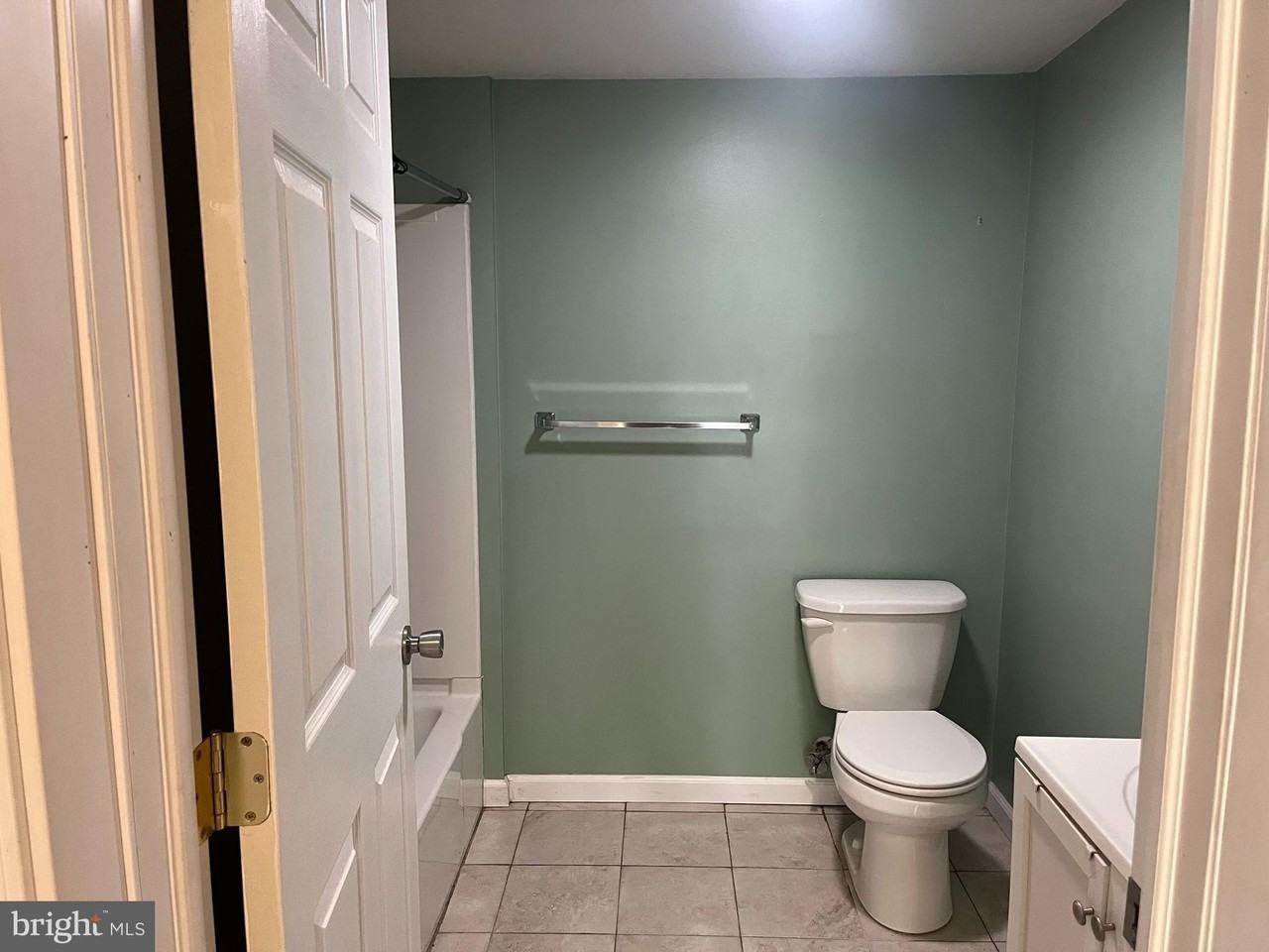 805 W Atlantic Ave #C - Photo 4 of 5