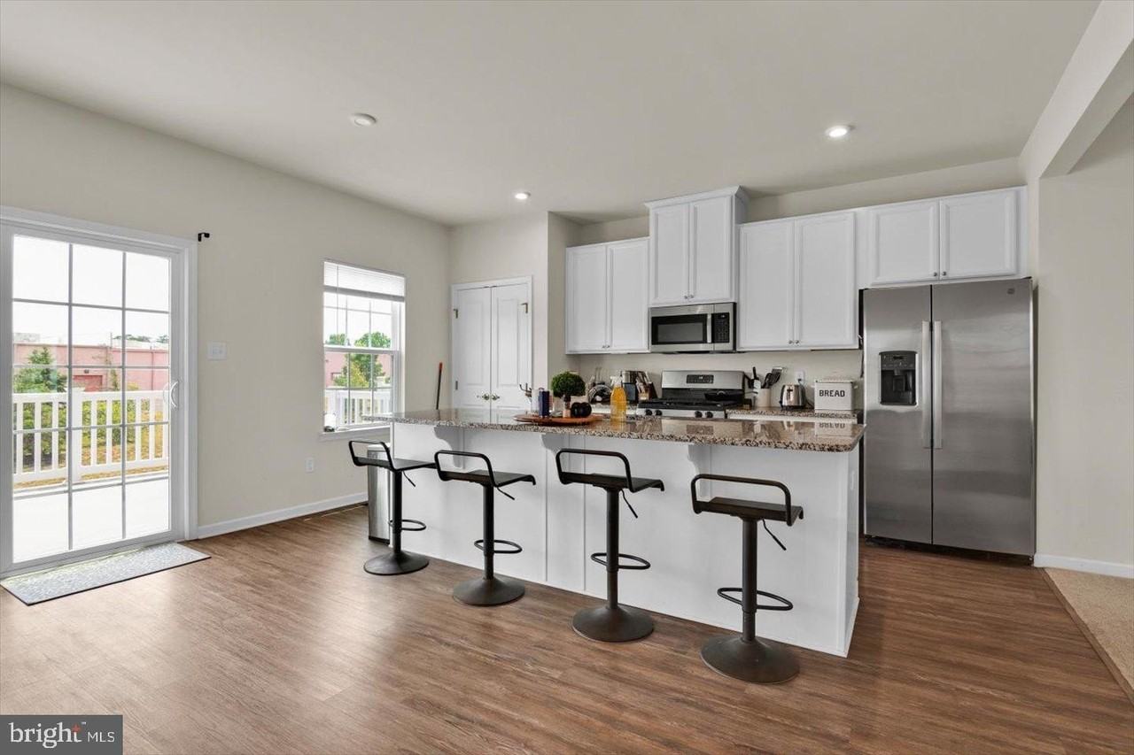 114 Freedom Way - Photo 4 of 27