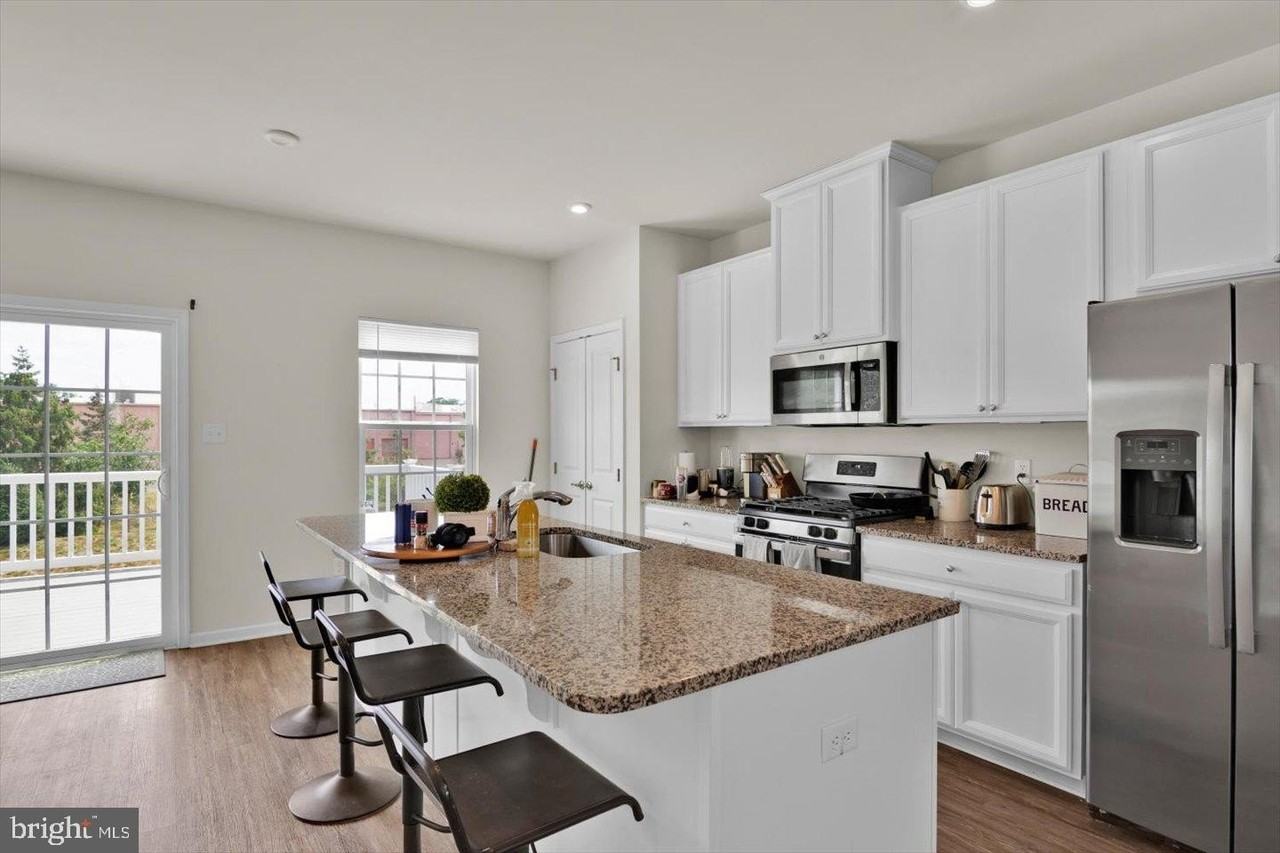 114 Freedom Way - Photo 7 of 27