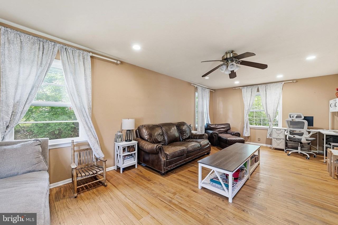 292 Glenn Ave - Photo 3 of 26