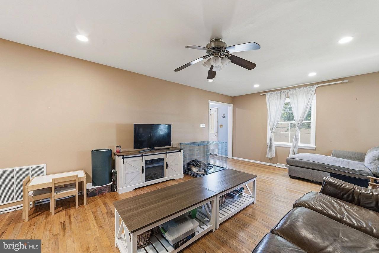 292 Glenn Ave - Photo 4 of 26