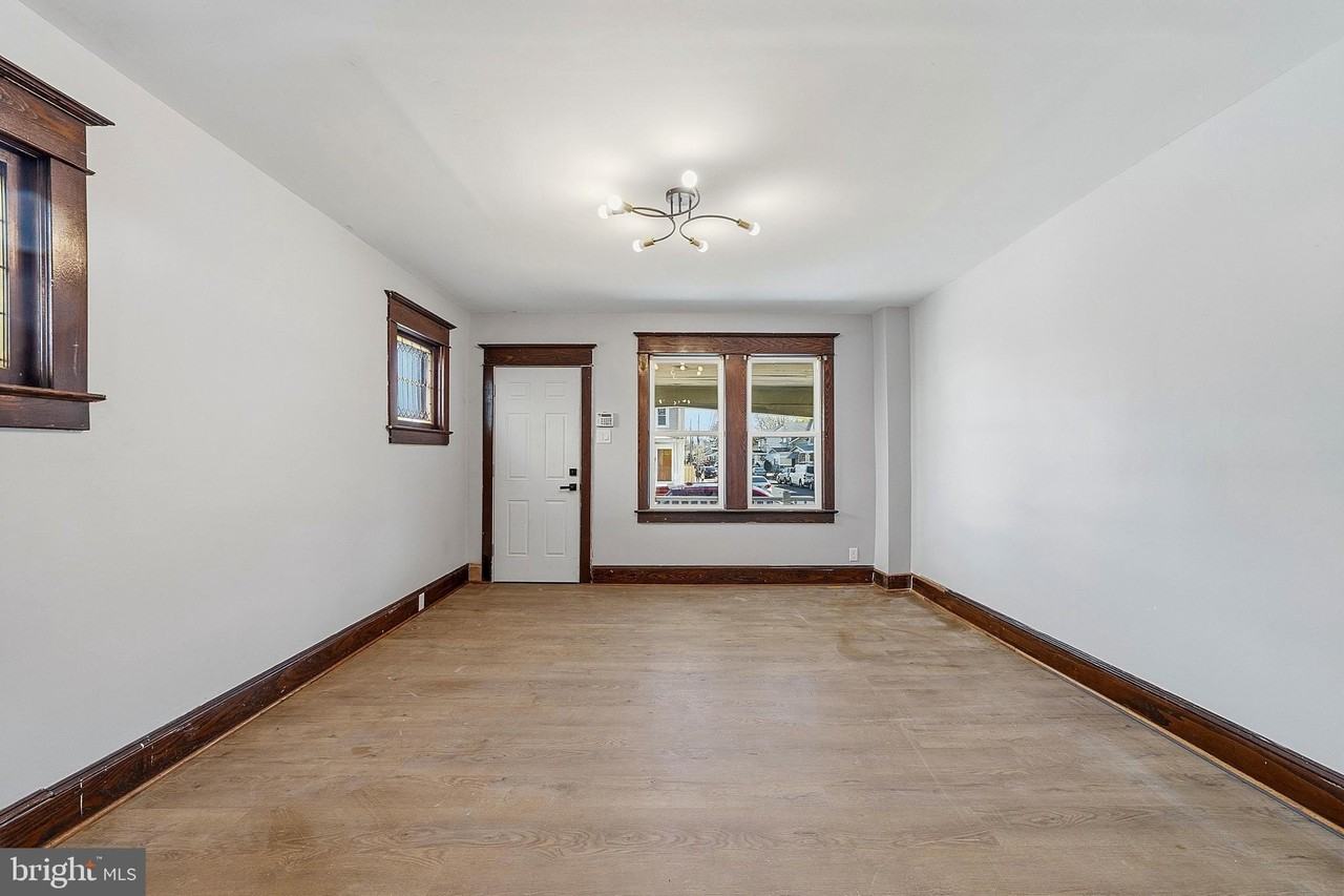 1424 Hamilton Ave - Photo 6 of 17