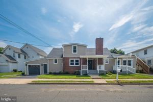 featured image of 124 Robbins Ave #A