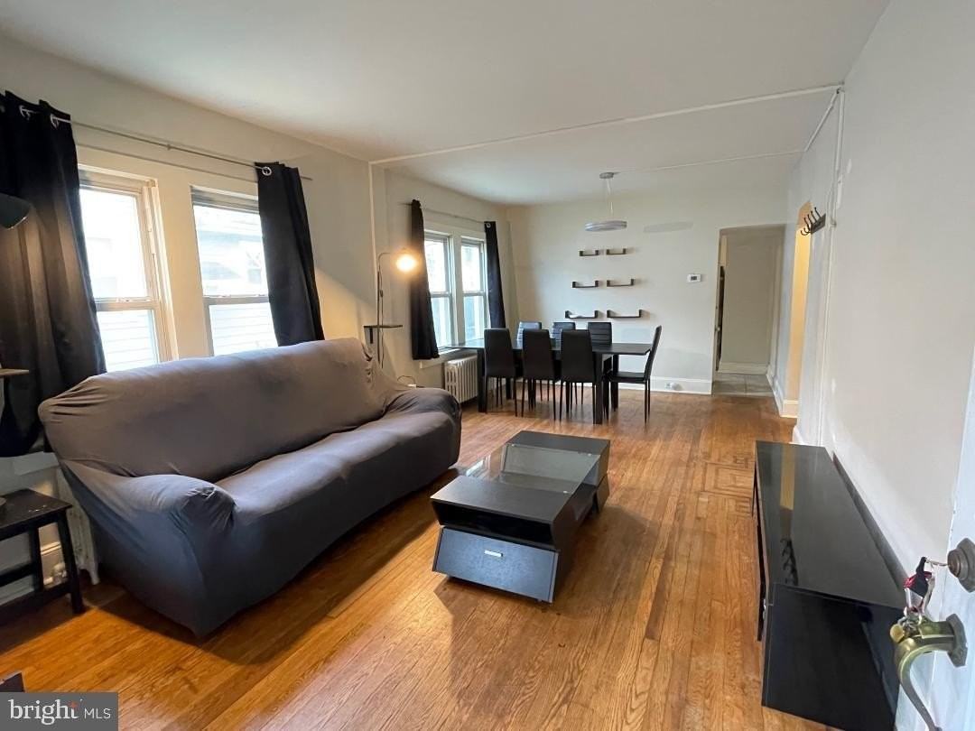 721 Mayflower Ave - Photo 3 of 27