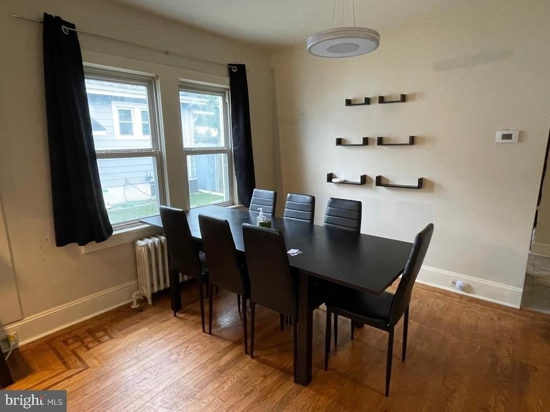 721 Mayflower Ave - Photo 4 of 27