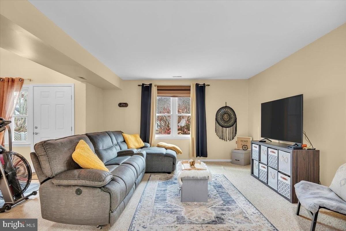 211 Harbourtown Blvd - Photo 3 of 22