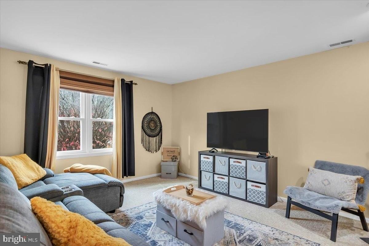 211 Harbourtown Blvd - Photo 4 of 22