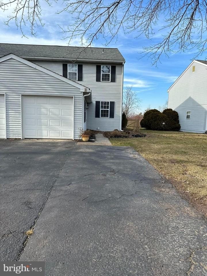 409 Edgewood Dr - Photo 2 of 20