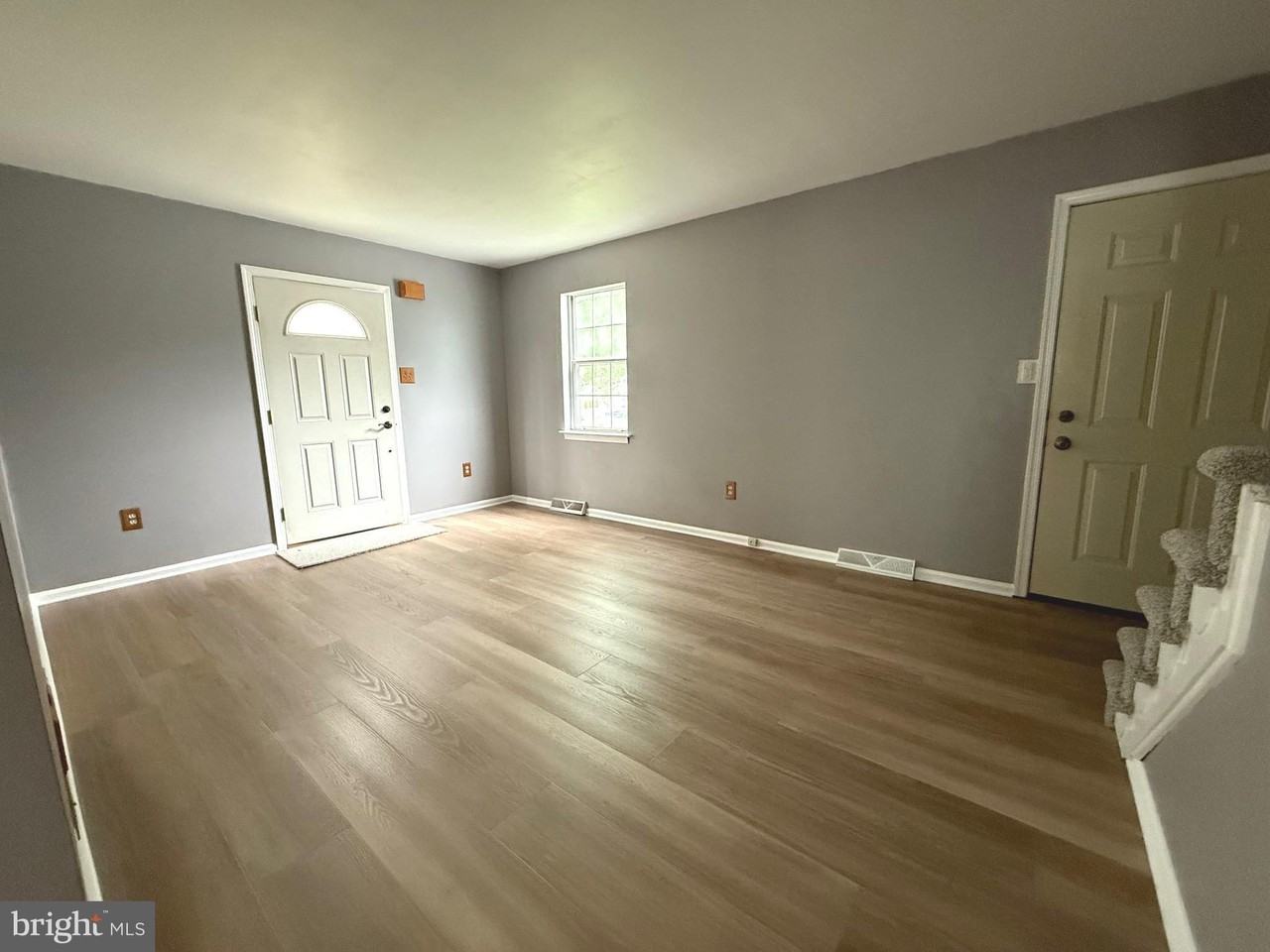 409 Edgewood Dr - Photo 5 of 20