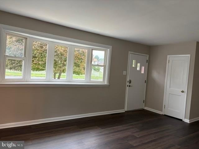 3746 Windsor Dr - Photo 2 of 20