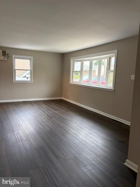 3746 Windsor Dr - Photo 3 of 20
